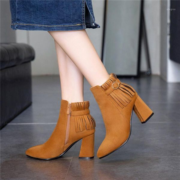 boots ymechic 2021 autumn fringe buckle strap stable hoof high heels flock ankle short female green red women shoes large size1, Black
boots ymechic 2021 autumn fringe buckle strap stable hoof high heels flock ankle short female green red women shoes large size1, Black