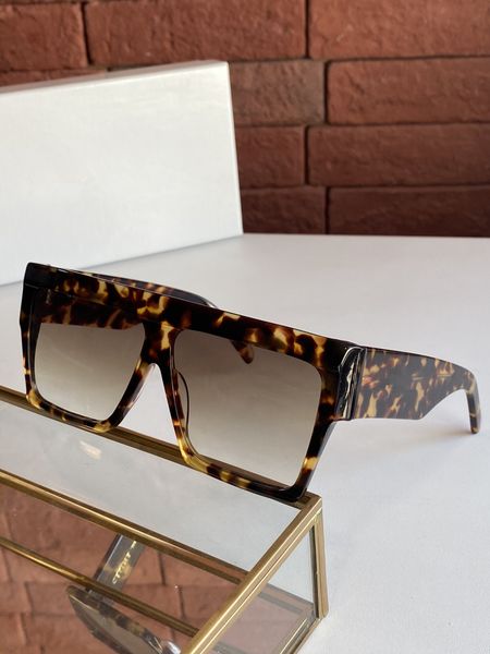 2021 new european and american fashion temperament, same style sunglasses, fashionable temperament, exquisite workmanship, size 61*10* 150
2021 new european and american fashion temperament, same style sunglasses, fashionable temperament, exquisite workmanship, size 61*10* 150