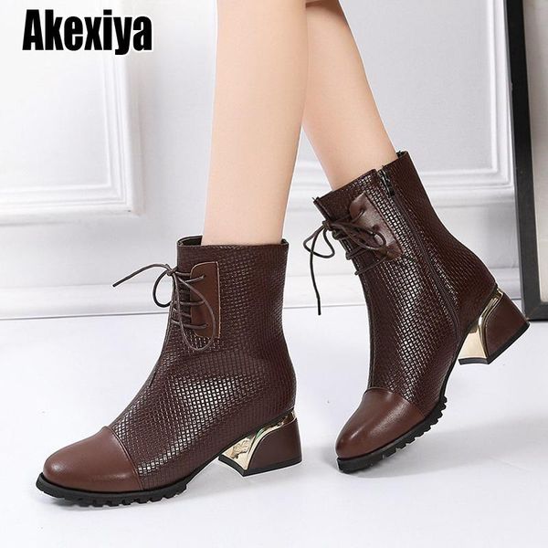 2020 classic design women winter boots cross tied leather platform thick heels pumps party working shoes woman p566, Black
2020 classic design women winter boots cross tied leather platform thick heels pumps party working shoes woman p566, Black