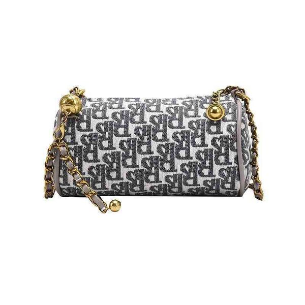 2022 latest luggage factory wholesale small bag women's new version style chain single shoulder messenger bag ins red small round
2022 latest luggage factory wholesale small bag women's new version style chain single shoulder messenger bag ins red small round