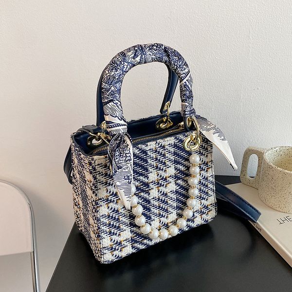 minority design bag women's summer 2021 new fashion silk scarf pearl chain portable single shoulder messenger princess
minority design bag women's summer 2021 new fashion silk scarf pearl chain portable single shoulder messenger princess
