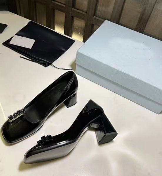 fashion high-quality round head thick heel model dress shoes women's leather flat skirt size 35-41 with box, Black
fashion high-quality round head thick heel model dress shoes women's leather flat skirt size 35-41 with box, Black