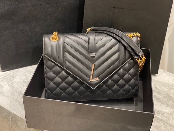the new upgraded three-color spliced metal fashion bags 600185 with metal logo mosaic fashion bags calfskin gold metal velvet lining
the new upgraded three-color spliced metal fashion bags 600185 with metal logo mosaic fashion bags calfskin gold metal velvet lining
