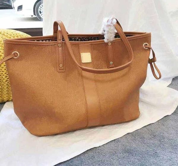 classic m shopping handbags composite fashion totes women handbags large capacity m m purses ladies purse bag wallet
classic m shopping handbags composite fashion totes women handbags large capacity m m purses ladies purse bag wallet