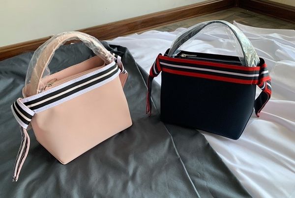 iwxu9 fl stitching shoulder ribbon pu large capacity women striped solid color simple casual messenger adjustable bag shoulder bagbag for po
iwxu9 fl stitching shoulder ribbon pu large capacity women striped solid color simple casual messenger adjustable bag shoulder bagbag for po