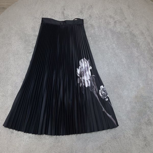 2021 spring new luxury design positioning printing pleated long skirt super classic temperament retro medieval lady half skirt ing, Black
2021 spring new luxury design positioning printing pleated long skirt super classic temperament retro medieval lady half skirt ing, Black
