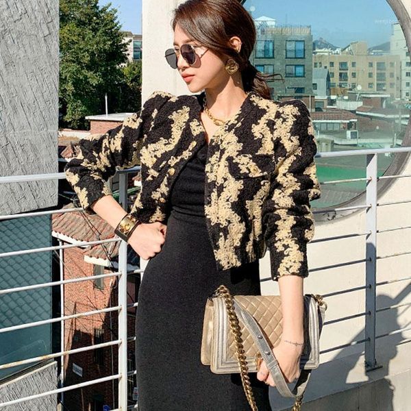 autumn winter women jack coat 2020 casual long sleeve floral embroidery short jacket female v-neck outwear clothing1, Black;brown
autumn winter women jack coat 2020 casual long sleeve floral embroidery short jacket female v-neck outwear clothing1, Black;brown