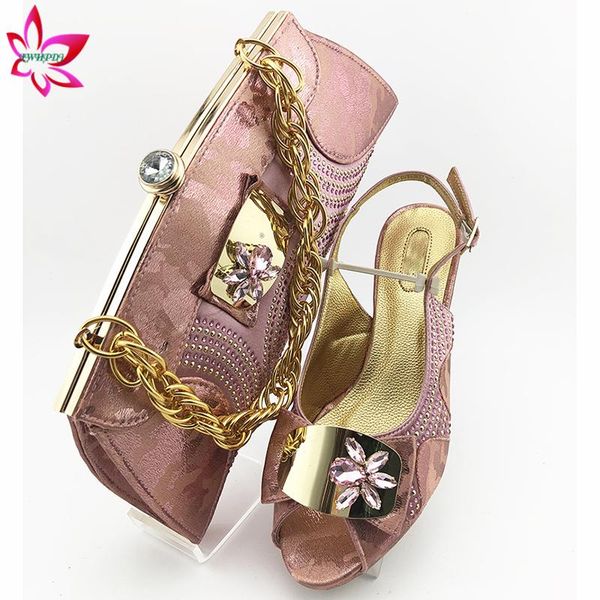 silver color african women party matching shoes and bag set retro style 2020 new design with crystal for royal party, Black
silver color african women party matching shoes and bag set retro style 2020 new design with crystal for royal party, Black