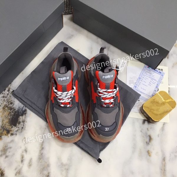 new woman black walking sneakers men women black red casual shoes fashion paris sneakers yx201226
new woman black walking sneakers men women black red casual shoes fashion paris sneakers yx201226