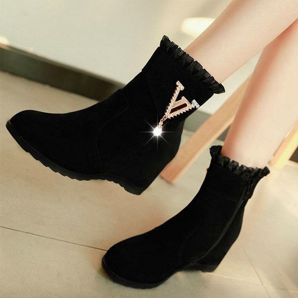 2020 new pearl women boots platform lace ladies boots chunky winter shoes keep warm ankle thick heel v rhinestone designer, Black
2020 new pearl women boots platform lace ladies boots chunky winter shoes keep warm ankle thick heel v rhinestone designer, Black