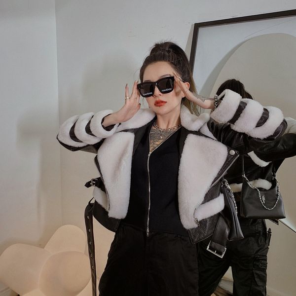 rosevans 2020 new ins luxury cashmere patchwork genuine leather jacket winter women's short style fashion sheepskin coat lj201203, Black
rosevans 2020 new ins luxury cashmere patchwork genuine leather jacket winter women's short style fashion sheepskin coat lj201203, Black