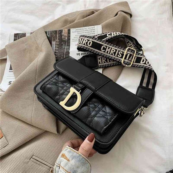 2022 latest models handbag wholesale fashion women's red small square bag pendant shaped cover wide belt single shoulder diagonal bag
2022 latest models handbag wholesale fashion women's red small square bag pendant shaped cover wide belt single shoulder diagonal bag
