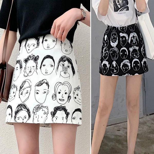 2020 new military girl portrait plaid face print high waist satin pleated satin mini skirts women modern saia plissada polyester, Black
2020 new military girl portrait plaid face print high waist satin pleated satin mini skirts women modern saia plissada polyester, Black