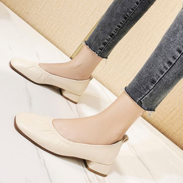 leather granny shoes women don't grind their feet 2020 new autumn korean version of versatile thick low heel square head soft sole
leather granny shoes women don't grind their feet 2020 new autumn korean version of versatile thick low heel square head soft sole