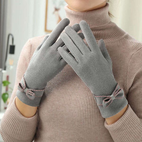 warm winter plush gloves korean female version lovely student touch screen cycling driving lady cold proof de velvet gloves, Blue;gray
warm winter plush gloves korean female version lovely student touch screen cycling driving lady cold proof de velvet gloves, Blue;gray