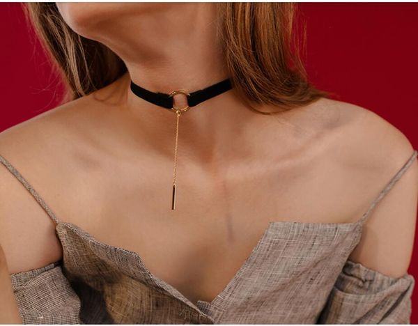 2020 new korean geometric gold pendant choker necklace for women black rope leather collarbone chain short neck accessories neck band nl-006, Blue;red
2020 new korean geometric gold pendant choker necklace for women black rope leather collarbone chain short neck accessories neck band nl-006, Blue;red