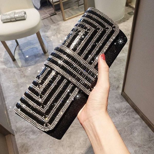 2020 new hand diamond inlaid banquet fashion envelope one shoulder slant across women's dinner women messenger bags
2020 new hand diamond inlaid banquet fashion envelope one shoulder slant across women's dinner women messenger bags