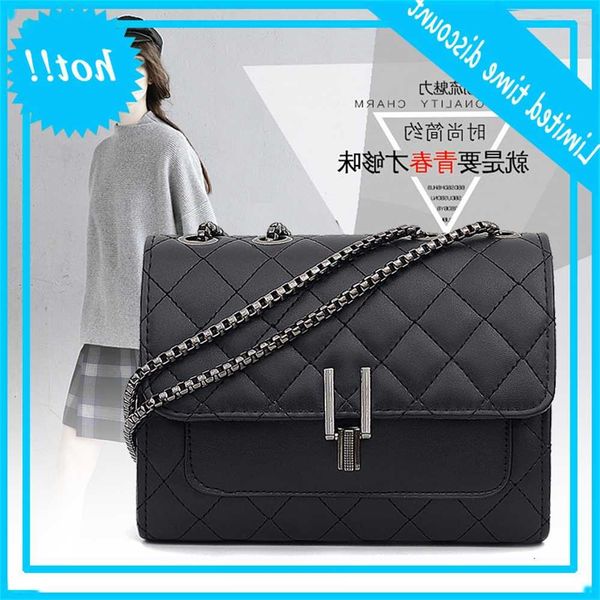 2019 new simple pu rhombic chain lock single shoulder slant span fashionable women's bag
2019 new simple pu rhombic chain lock single shoulder slant span fashionable women's bag