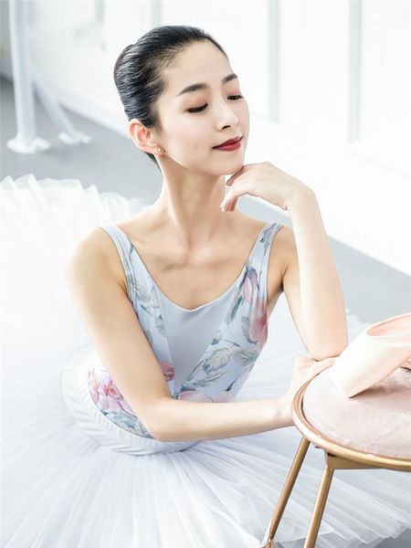 stage wear printing ballet dance leotards women 2021 arrival summer gymnastics dancing costume leotard1, Black;red
stage wear printing ballet dance leotards women 2021 arrival summer gymnastics dancing costume leotard1, Black;red