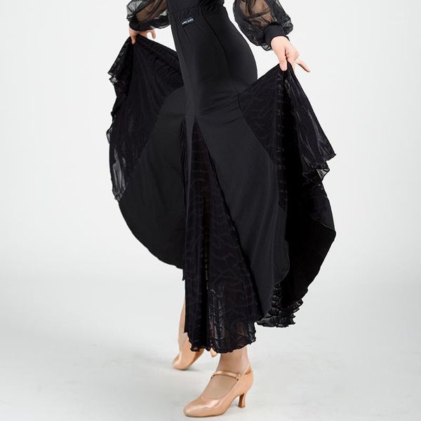 2019 new female standard ballroom dance skirt mesh big swing skirt flamenco waltz tango competition dance wear dl50611, Black;red
2019 new female standard ballroom dance skirt mesh big swing skirt flamenco waltz tango competition dance wear dl50611, Black;red