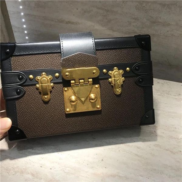 luxury design crossbody bag for women fashion chain handbag luxury design shoulder bag messenger ladies wooden box
luxury design crossbody bag for women fashion chain handbag luxury design shoulder bag messenger ladies wooden box