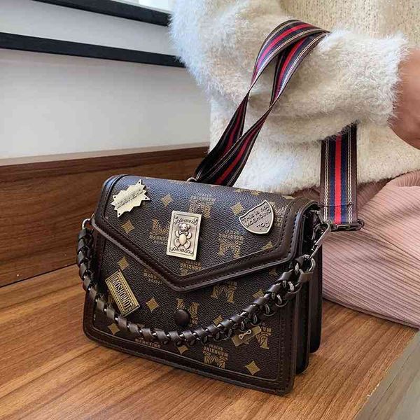 2022 latest luggage factory wholesale heavy industry badge bag female spring printed small square chain single shoulder messenger bag, Black;red
2022 latest luggage factory wholesale heavy industry badge bag female spring printed small square chain single shoulder messenger bag, Black;red
