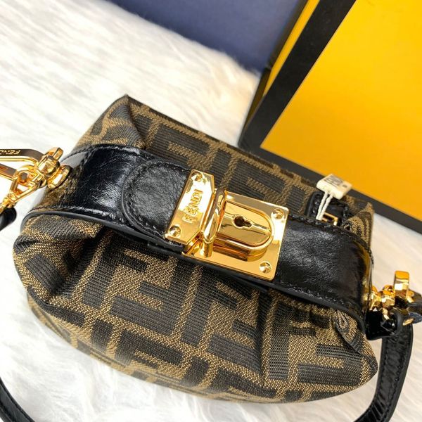 style new waist bag elegant business fashion metal buckle fannypack bag purses popular handbags original design women's shoulder bag d2, Black
style new waist bag elegant business fashion metal buckle fannypack bag purses popular handbags original design women's shoulder bag d2, Black