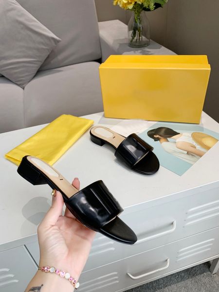 summer new womens sandals slippers leather fashion low heel open toe thick heel temperament womens original case no. 35-42, Black
summer new womens sandals slippers leather fashion low heel open toe thick heel temperament womens original case no. 35-42, Black