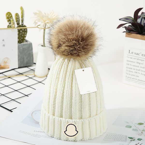 classic designer beanie skull caps fashion fur pom beanies monclair breathable keep warm knitted cashmere hat for man woman high quality
classic designer beanie skull caps fashion fur pom beanies monclair breathable keep warm knitted cashmere hat for man woman high quality