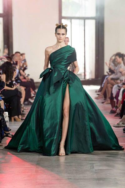 gorgeous green prom dresses one shoulder bow high side split long evening gown backless ruffle sweep train custom made formal party gowns, Black;red
gorgeous green prom dresses one shoulder bow high side split long evening gown backless ruffle sweep train custom made formal party gowns, Black;red