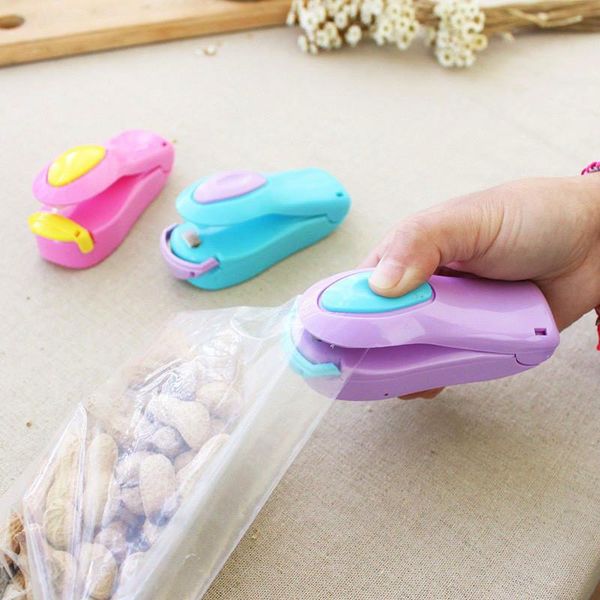 1 piece portable household mini heat sealing machine ceramic impulse seal packing capper plastic bag
1 piece portable household mini heat sealing machine ceramic impulse seal packing capper plastic bag
