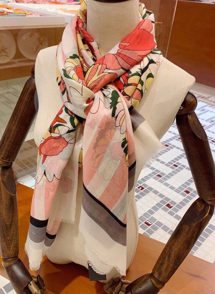 2020 new luxury fashion design fashion show fashion pink cloud scarf cashmere printing delivery, Blue;gray
2020 new luxury fashion design fashion show fashion pink cloud scarf cashmere printing delivery, Blue;gray