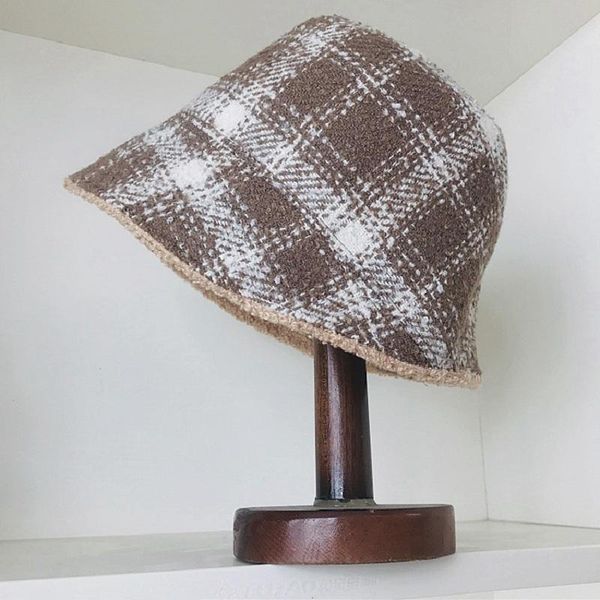 2021 new bucket hats for women autumn winter sun uv hat ladies plaid elegant big brim caps wholesale, Blue;gray
2021 new bucket hats for women autumn winter sun uv hat ladies plaid elegant big brim caps wholesale, Blue;gray