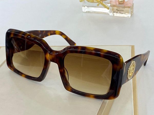 4437 new women sunglasses square plate making frame fashion show simple popular style uv 400 outdoor glasses with watch case, White;black 
4437 new women sunglasses square plate making frame fashion show simple popular style uv 400 outdoor glasses with watch case, White;black