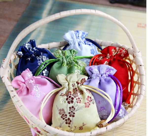 10*14cm brocade stain plum flower pouches jewelry organizer drawstring pouches gift wrap bag flocked favor holders bags business gifts, Pink;blue
10*14cm brocade stain plum flower pouches jewelry organizer drawstring pouches gift wrap bag flocked favor holders bags business gifts, Pink;blue