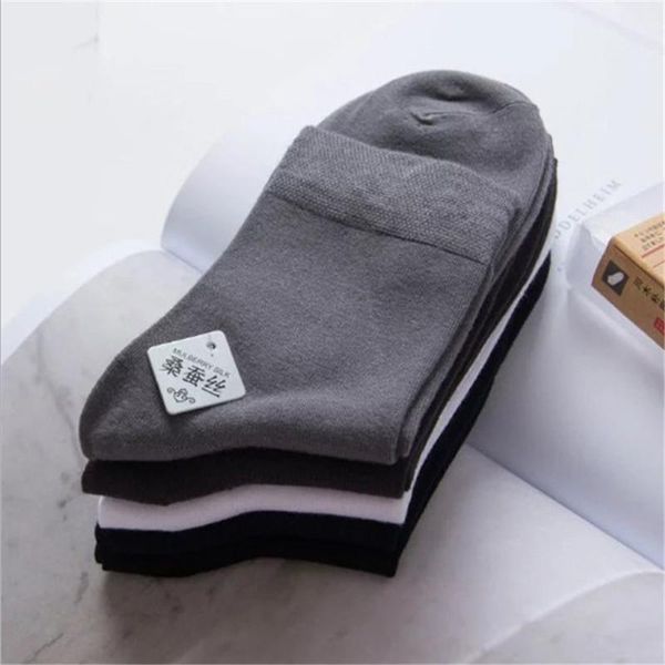 2020 brand new men's cotton warm thick socks black classic business casual breathable winter summer male quality socks sale
2020 brand new men's cotton warm thick socks black classic business casual breathable winter summer male quality socks sale
