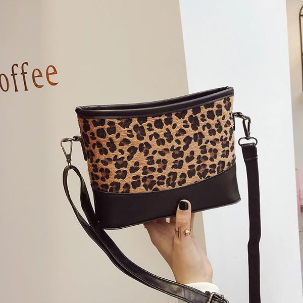 women leopard bag tide leopard shoulder bag wild messenger ladies handbags torebki damskie 2020 crossbody bags for women
women leopard bag tide leopard shoulder bag wild messenger ladies handbags torebki damskie 2020 crossbody bags for women