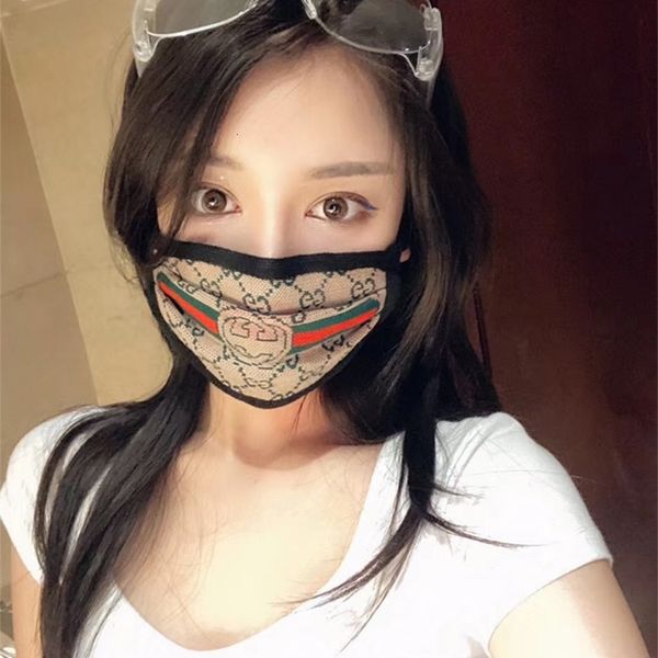 2020fashion luxury letter print face breathable masks reusable washable cycling outdoor designer mask for women girls
2020fashion luxury letter print face breathable masks reusable washable cycling outdoor designer mask for women girls