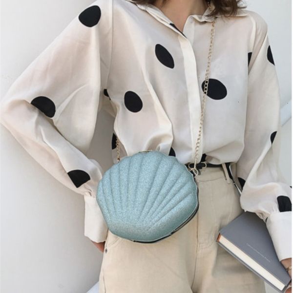 new 2021 Women Shoulder Mini With Deer Shape 7 Colors Shell Solid Messenger Bags Female Zipper Bag
new 2021 Women Shoulder Mini With Deer Shape 7 Colors Shell Solid Messenger Bags Female Zipper Bag