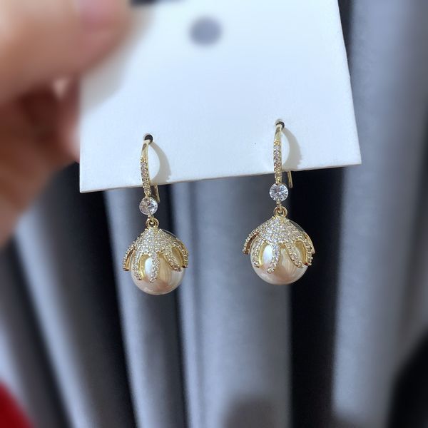 products with diamond korean temperament inlaid net red advanced sense pearl female earrings new fashion in 2020, Silver
products with diamond korean temperament inlaid net red advanced sense pearl female earrings new fashion in 2020, Silver