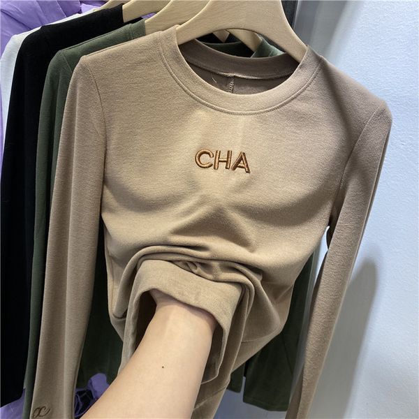 2021 sleeve shirt embroidered with a double velvet letter for women in autumn winter 2ho3, White
2021 sleeve shirt embroidered with a double velvet letter for women in autumn winter 2ho3, White