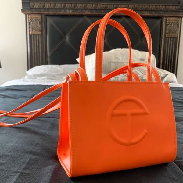 квадратные роскошные сумки сумка crossbody 2020 новое высокое качество пу кожаная женская дизайнерская сумочка путешествия сумка
квадратные роскошные сумки сумка crossbody 2020 новое высокое качество пу кожаная женская дизайнерская сумочка путешествия сумка
