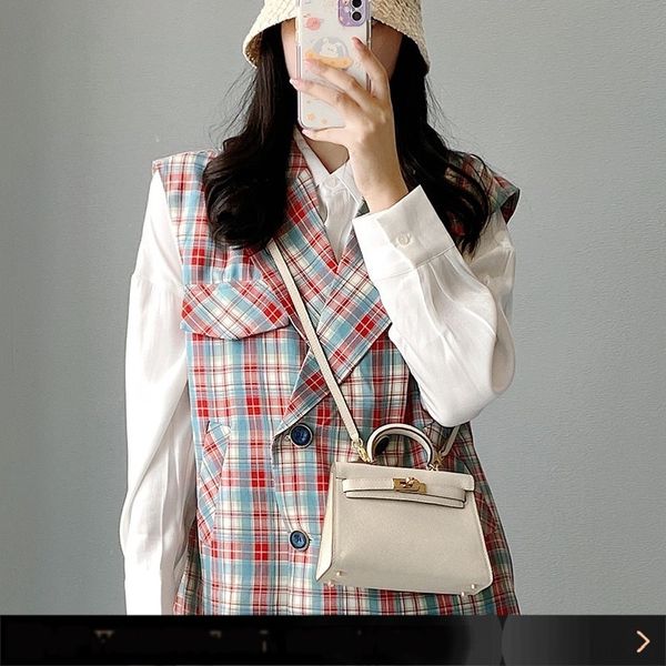 j5762 design loose lapel large plaid new autumn sleeveless vest for women j5762 design loose lapel large plaid new autumn sleeveless coat ve, White;black
j5762 design loose lapel large plaid new autumn sleeveless vest for women j5762 design loose lapel large plaid new autumn sleeveless coat ve, White;black