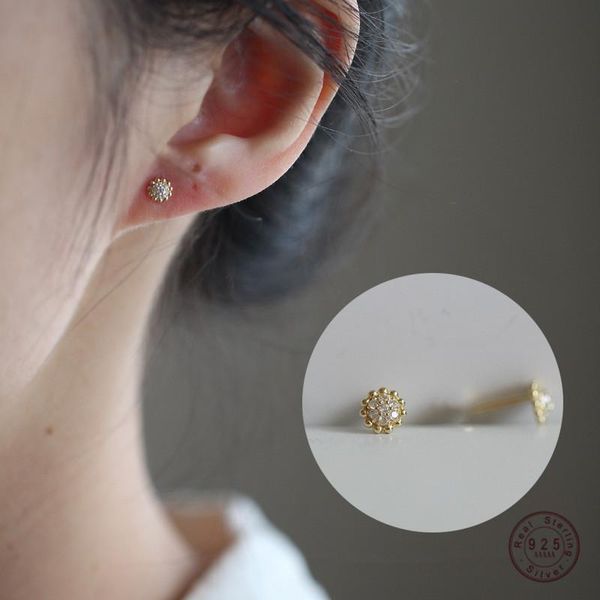 925 sterling silver european style 14k gold earrings women simple small daisy earrings exquisite temperament jewelry gift, Golden;silver
925 sterling silver european style 14k gold earrings women simple small daisy earrings exquisite temperament jewelry gift, Golden;silver