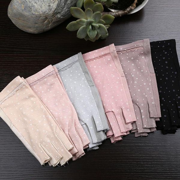 five fingers gloves women half summer stretch thin semi-finger driving anti-slip sunscreen anti-uv fingerless glove mittens, Blue;gray
five fingers gloves women half summer stretch thin semi-finger driving anti-slip sunscreen anti-uv fingerless glove mittens, Blue;gray
