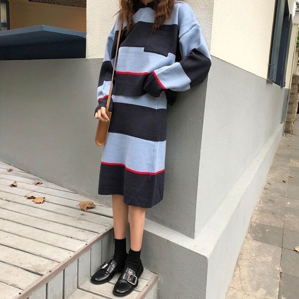 2021 new feminine oversized 2 piece striped turn-down collar set loose knitting pulley at knee height skirt knitted sweater sets b9ma, Gray
2021 new feminine oversized 2 piece striped turn-down collar set loose knitting pulley at knee height skirt knitted sweater sets b9ma, Gray