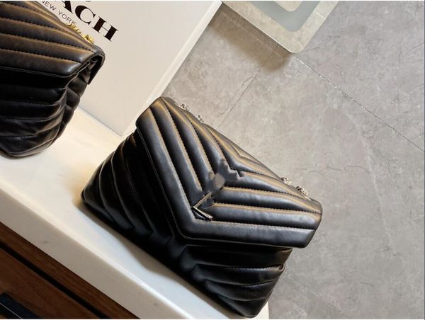2022 designer handbags square fat chain bag real leather women's bag large-capacity shoulder bags quilted messenger bag
2022 designer handbags square fat chain bag real leather women's bag large-capacity shoulder bags quilted messenger bag
