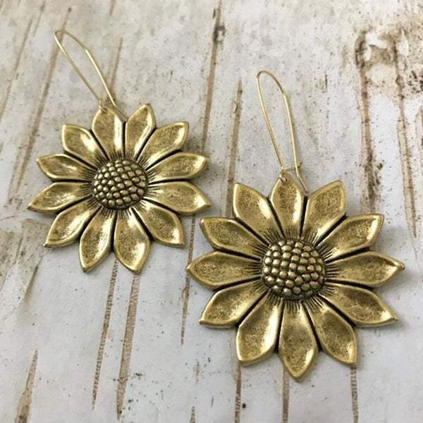vintage sunflower daisy earrings unusual for women hanging earrings hoop stud korean gothic jewelry, Silver
vintage sunflower daisy earrings unusual for women hanging earrings hoop stud korean gothic jewelry, Silver