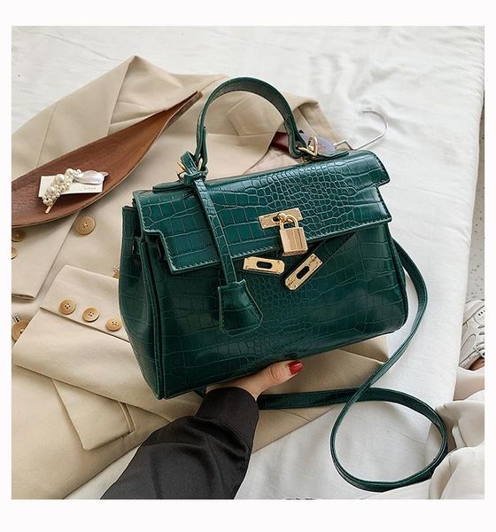retro crocodile pattern solid color handbag for women 2020 summer shoulder bags totes female pu leather underarm purse
retro crocodile pattern solid color handbag for women 2020 summer shoulder bags totes female pu leather underarm purse