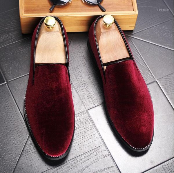 new 2020 velvet men loafers shoes slip on pointed toe party wedding shoes fashion men loafers black green wine red1
new 2020 velvet men loafers shoes slip on pointed toe party wedding shoes fashion men loafers black green wine red1